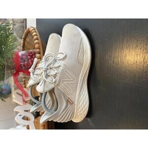 New Balance Fresh Foam ROAV